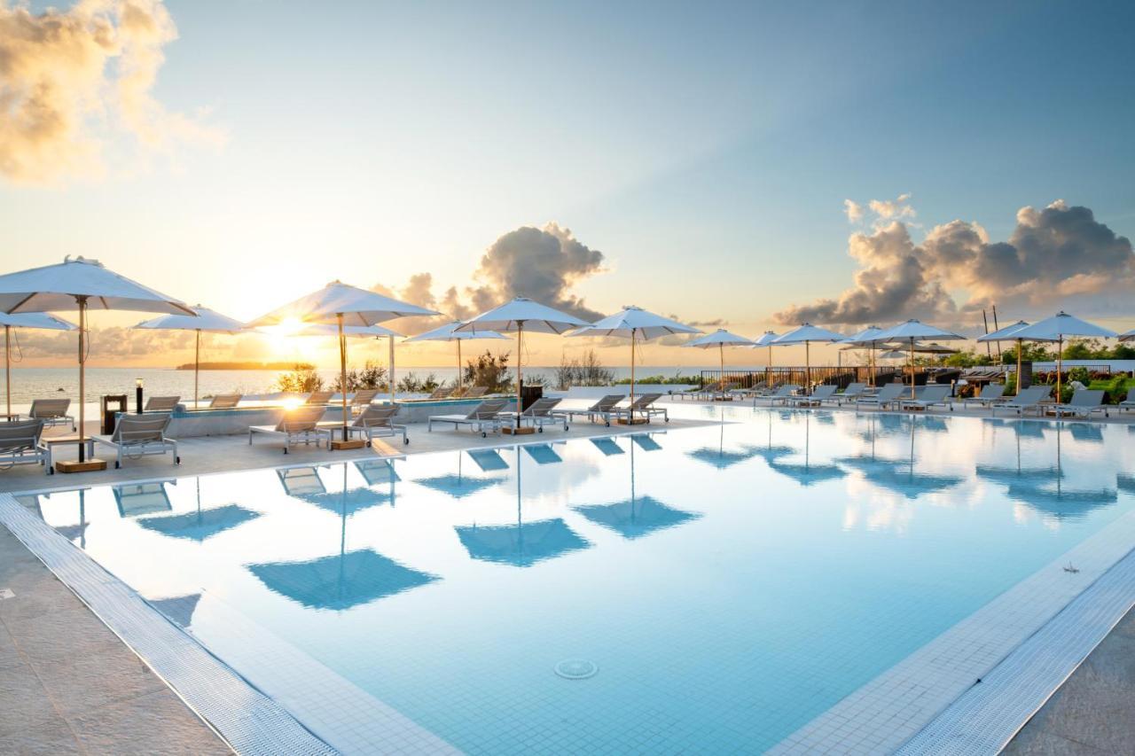 The Mora Zanzibar Hotel Matemwe  Ngoại thất bức ảnh The Beach Club at Atlantis Paradise Island